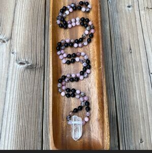 Quartz Point Mala Necklace - Pink Agate Beads & Black Onyx Beads. Hand Knotted